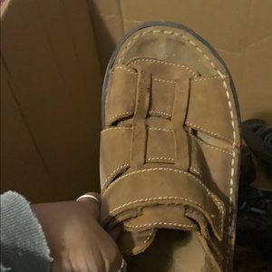 Men’s sandals size 7